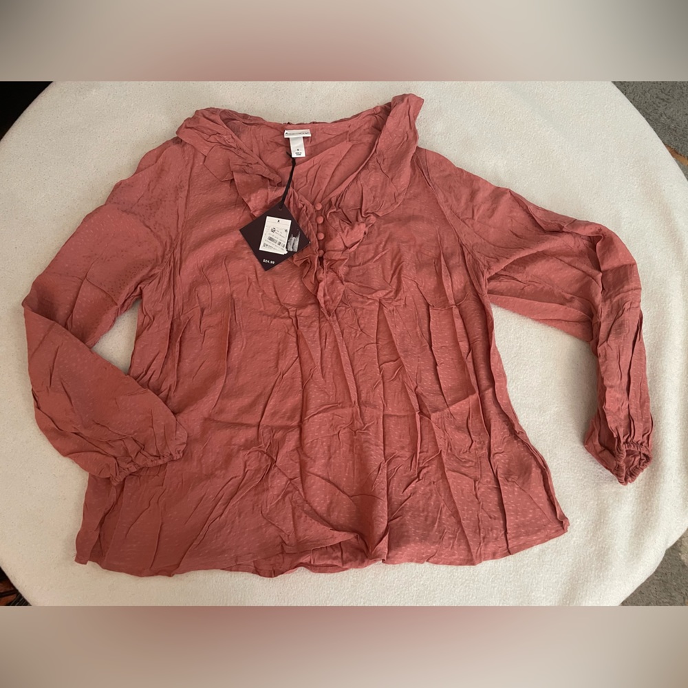 New with tags Ava and Viv size X coral colored long sleeve top
